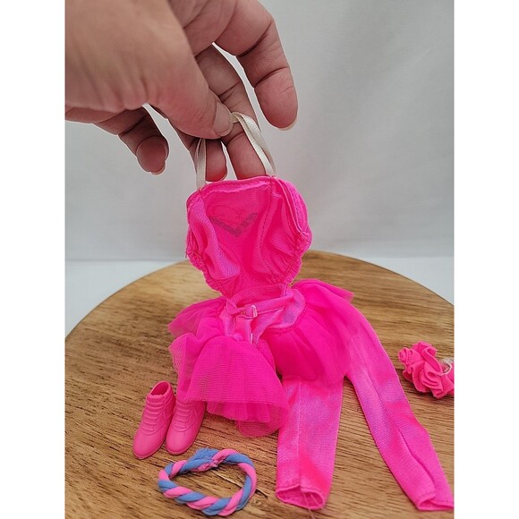 Vintage 1980's All Stars Barbie Duffel Bag With Acessories - Picture 5 of 5